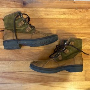 UGG fur lined hiking boots size 8